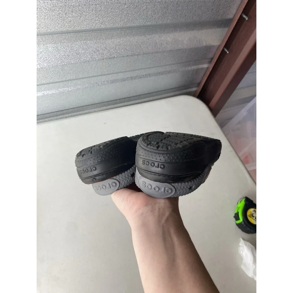 ASICS, Crocs this pre